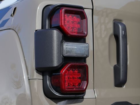 Used 2025 Ford Bronco Raptor image 34