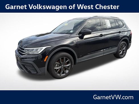 Certified 2023 Volkswagen Tiguan SE w/ Panoramic Sunroof Package AWD/4WD image 1