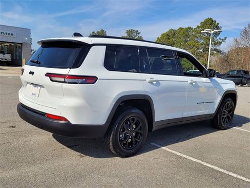 New 2024 Jeep Grand Cherokee L Altitude image 16