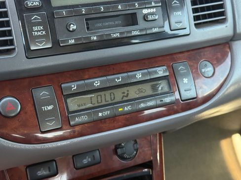 Used 2005 Toyota Camry XLE w/ XLE Premium Plus Pkg FWD image 22