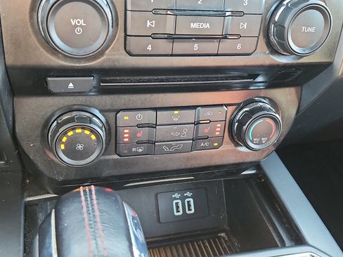 Used 2016 Ford F150 XLT w/ Equipment Group 302A Luxury image 15