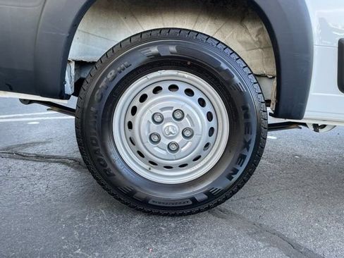 Used 2025 RAM ProMaster 2500 w/ Convenience Group FWD image 29