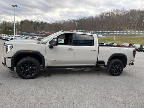 Used 2026 GMC Sierra 3500 AT4 w/ AT4 Premium Plus Package image 9