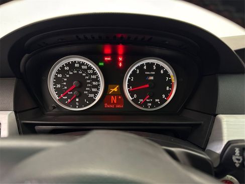 Used 2006 BMW M5 image 28