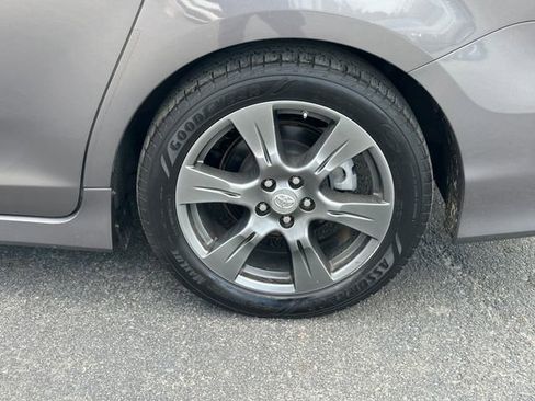 Used 2017 Toyota Sienna SE image 11