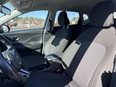 Used 2024 Hyundai Kona SEL image 11