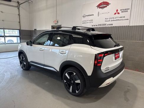 New 2026 Nissan Kicks SR w/ Cold Weather Package AWD/4WD image 8