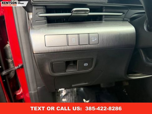 Used 2025 Hyundai Kona SEL image 21