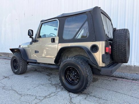 Used 2003 Jeep Wrangler X AWD/4WD image 9