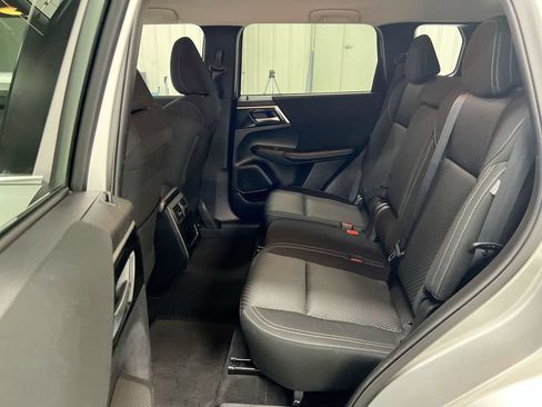 Used 2024 Mitsubishi Outlander ES AWD/4WD image 22