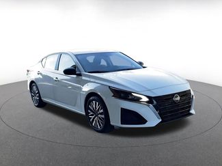 Used 2025 Nissan Altima 2.5 SV video 2