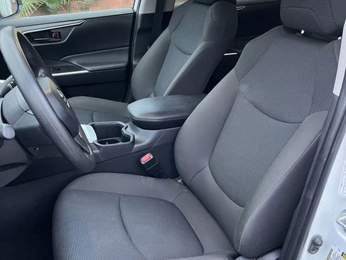 Used 2024 Toyota RAV4 LE image 4