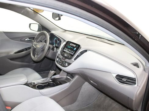 Used 2016 Chevrolet Malibu LT FWD image 25