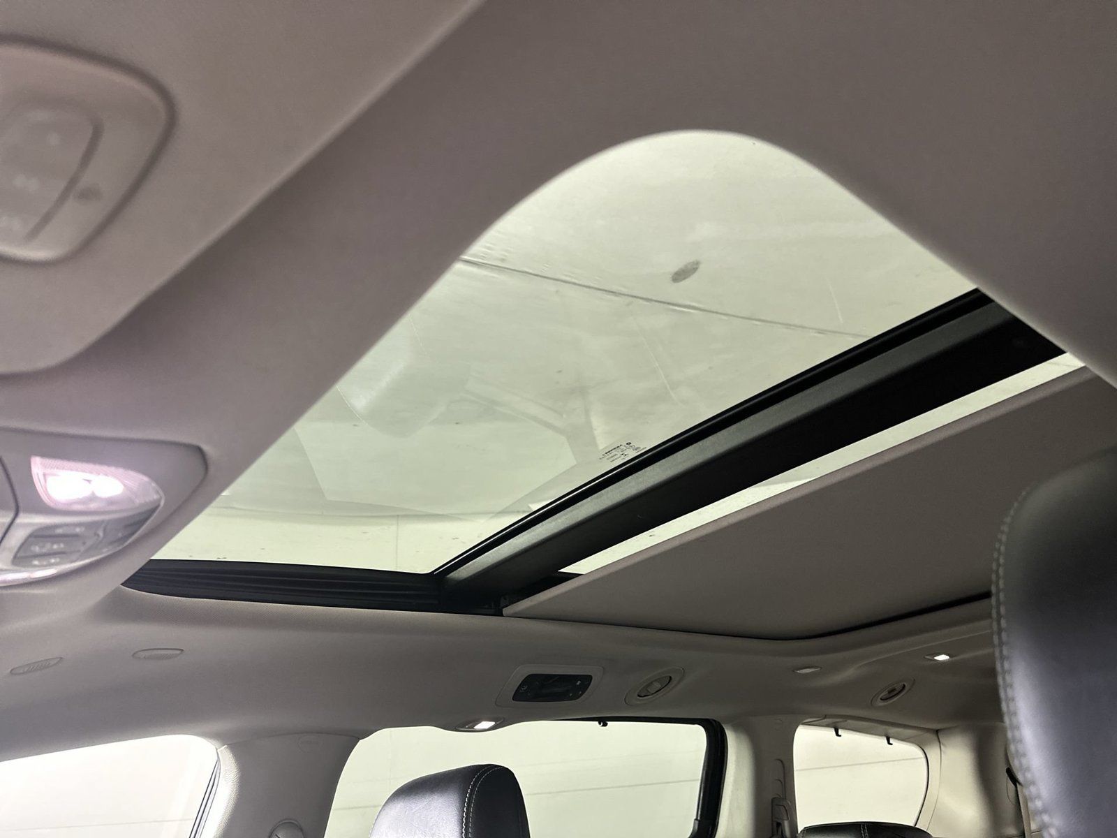 Used 2022 Chrysler Pacifica Limited FWD image 20