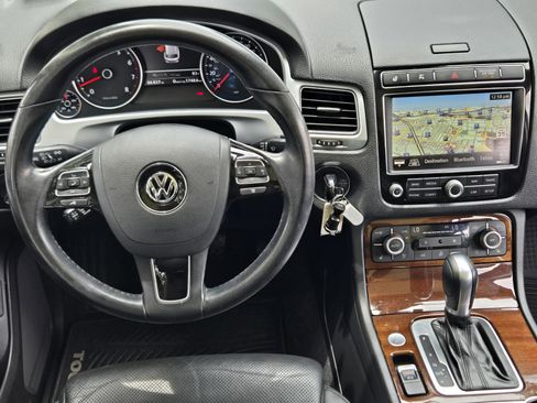 Used 2016 Volkswagen Touareg VR6 AWD/4WD image 26