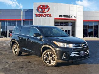 Used 2017 Toyota Highlander Plus video 2