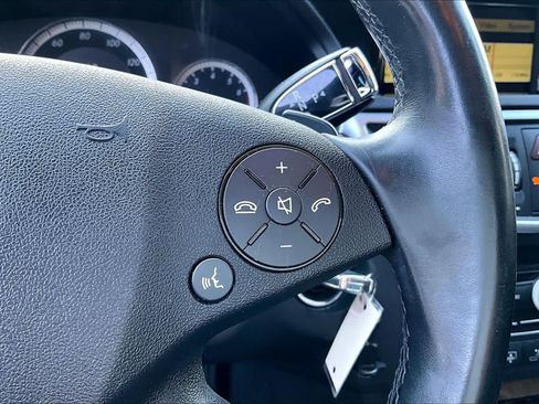 Used 2011 Mercedes-Benz E 350 4MATIC Sedan image 23