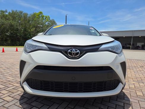 Used 2021 Toyota C-HR LE FWD image 2