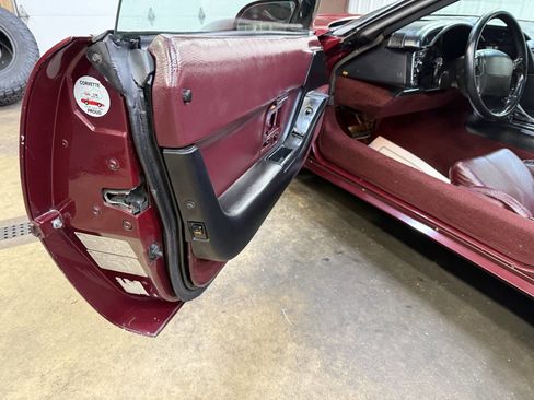 Used 1993 Chevrolet Corvette Coupe image 37