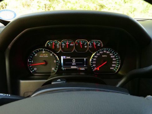 Used 2018 Chevrolet Silverado 1500 LT w/ All Star Edition image 9