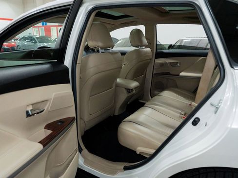 Used 2011 Toyota Venza AWD w/ Premium Pkg #2 image 21