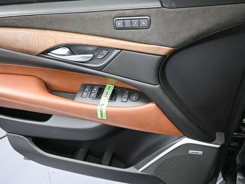 Used 2020 Cadillac Escalade Luxury image 38