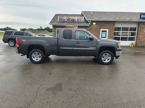 Used 2011 GMC Sierra 1500 SLE w/ All-Terrain Package AWD/4WD image 2