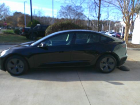 Used 2022 Tesla Model 3 image 7