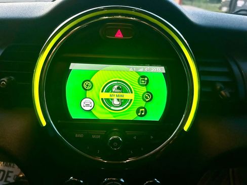 Used 2019 MINI Cooper 4-Door Hardtop FWD image 14