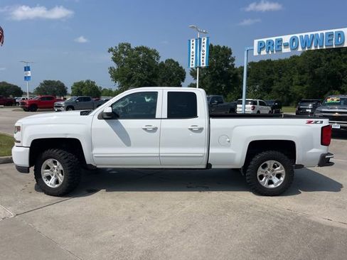 Used 2019 Chevrolet Silverado 1500 LT w/ Texas Edition AWD/4WD image 3