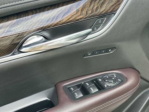 Used 2020 Cadillac XT6 Premium Luxury FWD image 17