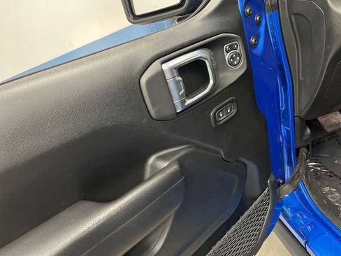 Used 2023 Jeep Gladiator Rubicon w/ Cold Weather Group image 28