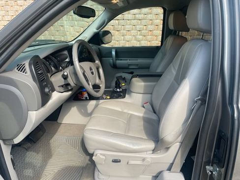 Used 2008 GMC Sierra 1500 SLE w/ Convenience Package RWD image 9
