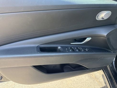 Used 2023 Hyundai Elantra SEL FWD image 19