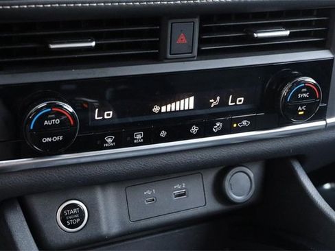 Certified 2023 Nissan Rogue SV image 16