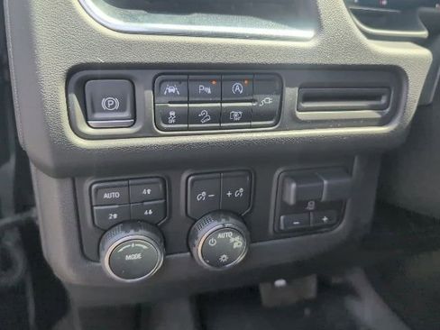 Used 2022 Chevrolet Tahoe Z71 w/ Luxury Package image 21