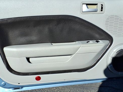 Used 2006 Ford Mustang GT image 14