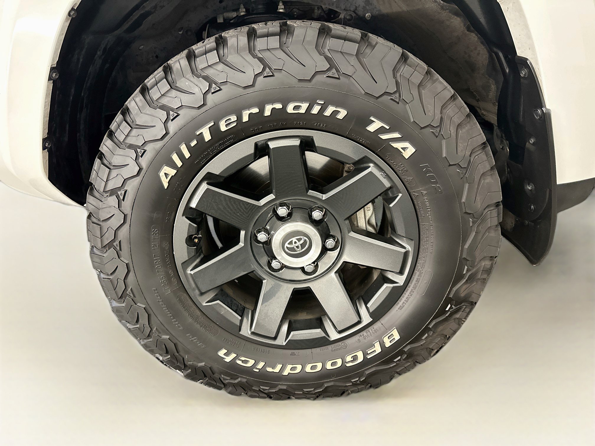 Used 2023 Toyota 4Runner SR5 AWD/4WD image 35