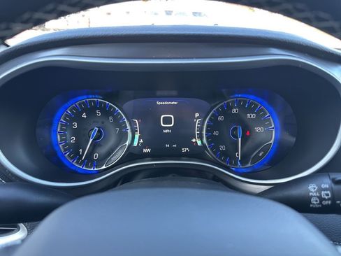 New 2026 Chrysler Pacifica Select image 69