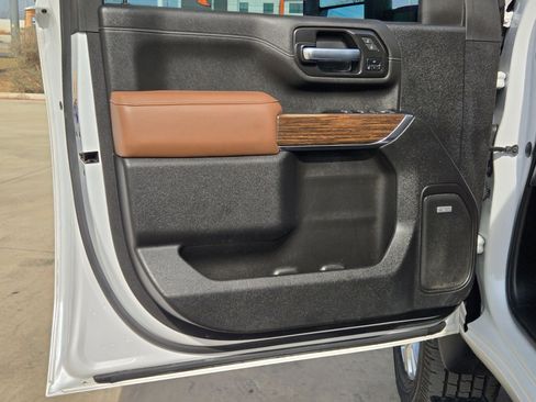 Used 2023 Chevrolet Silverado 2500 High Country w/ LPO, Hitch Package image 11