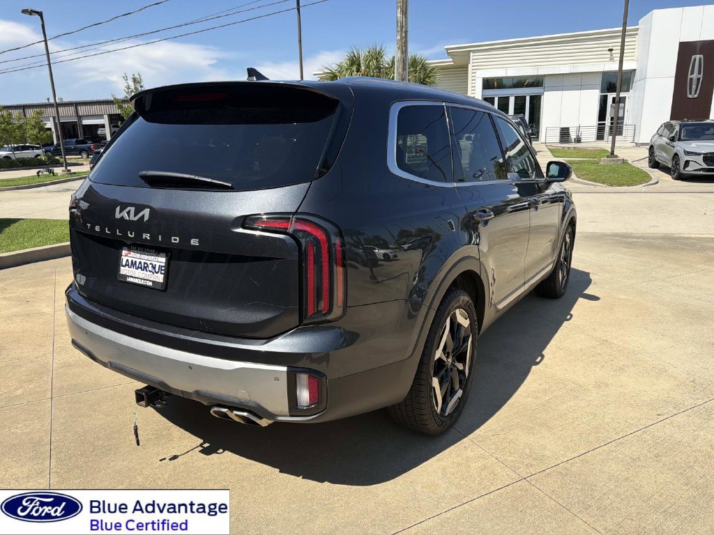 Used 2023 Kia Telluride EX w/ EX Captain's Chair Package FWD image 9