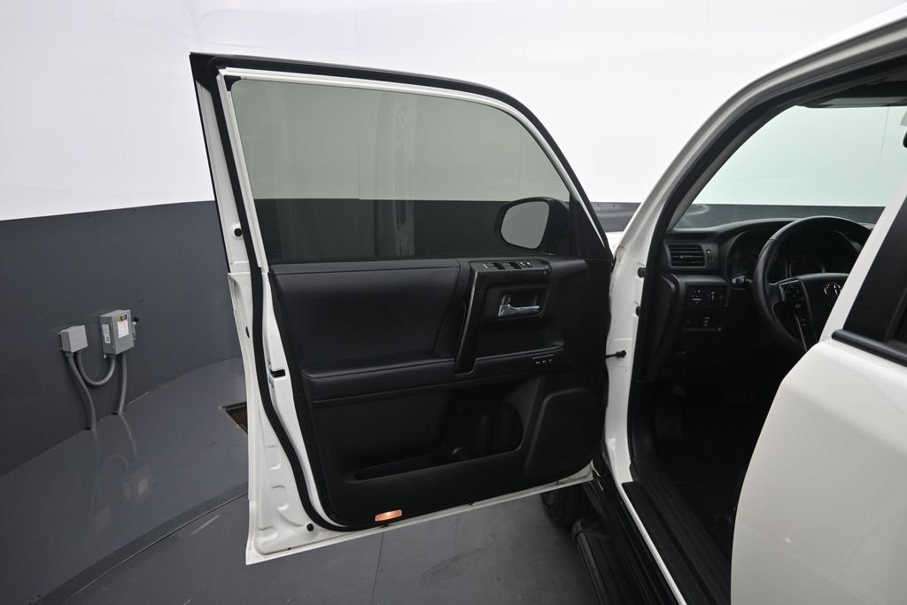 Used 2021 Toyota 4Runner Nightshade AWD/4WD image 4