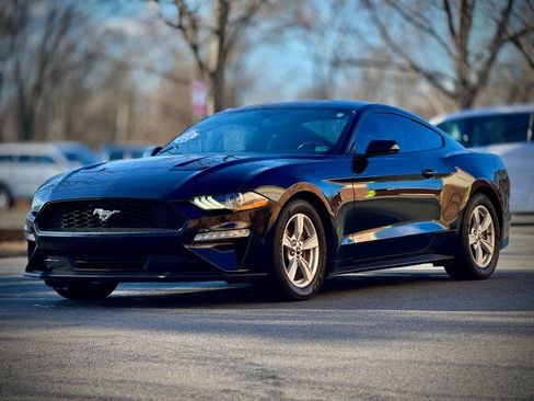Used 2020 Ford Mustang Coupe image 3