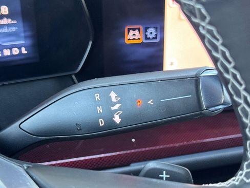 Used 2025 Chevrolet Traverse Z71 image 35