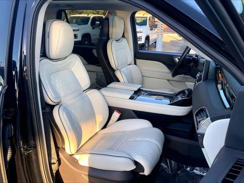 Used 2022 Lincoln Navigator Black Label image 7