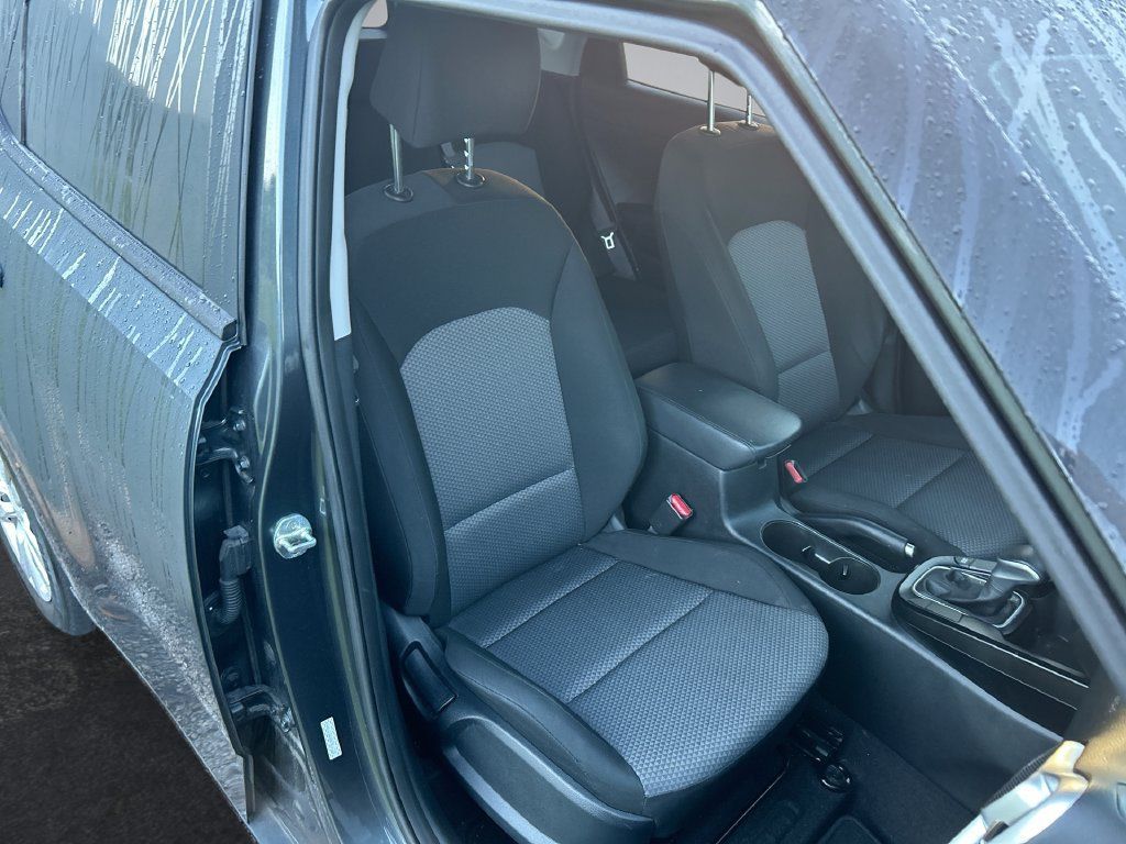 Used 2022 Kia Soul LX FWD image 28