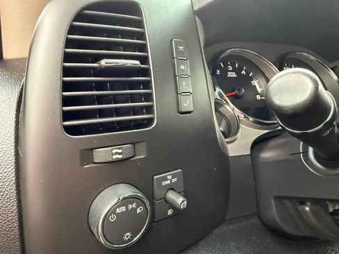 Used 2009 GMC Sierra 1500 SLE w/ Power Pack Plus AWD/4WD image 29