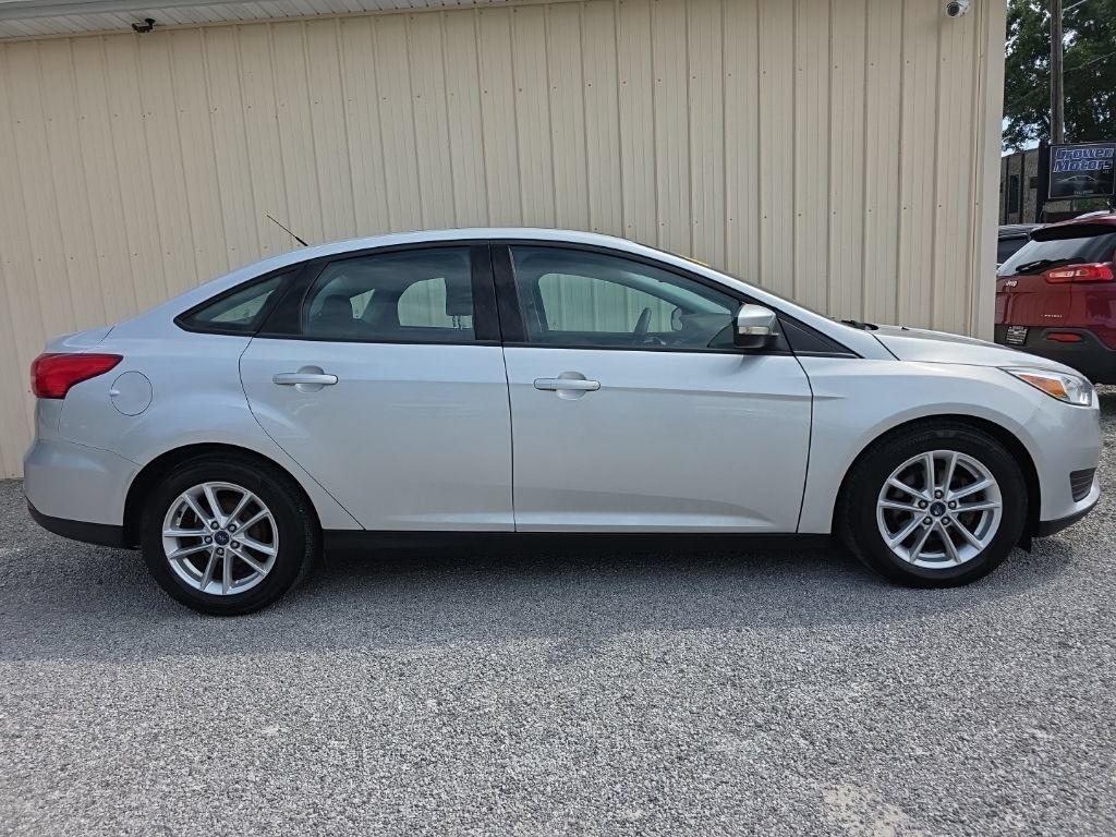 Used 2016 Ford Focus SE FWD image 5
