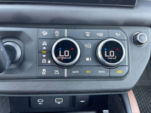 Used 2024 Land Rover Defender 110 X image 21