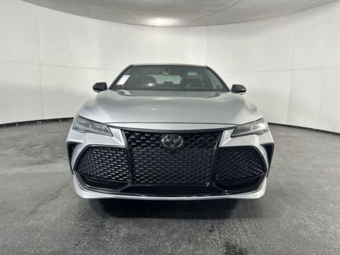Used 2019 Toyota Avalon Touring image 4